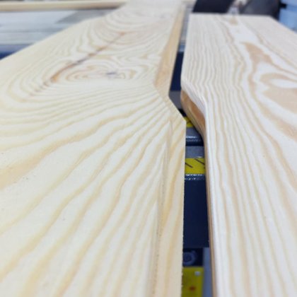 Curvilinear wood flooring