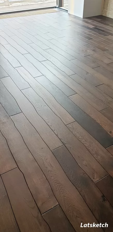 Līklīniju grīdas segumus dzīvoklim Lofts&Rosegold dzīvojamā kvartālā