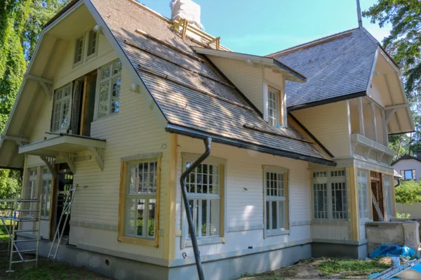 Exterior solid spruce boards