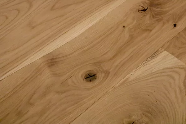 Curvilinear wood floorin