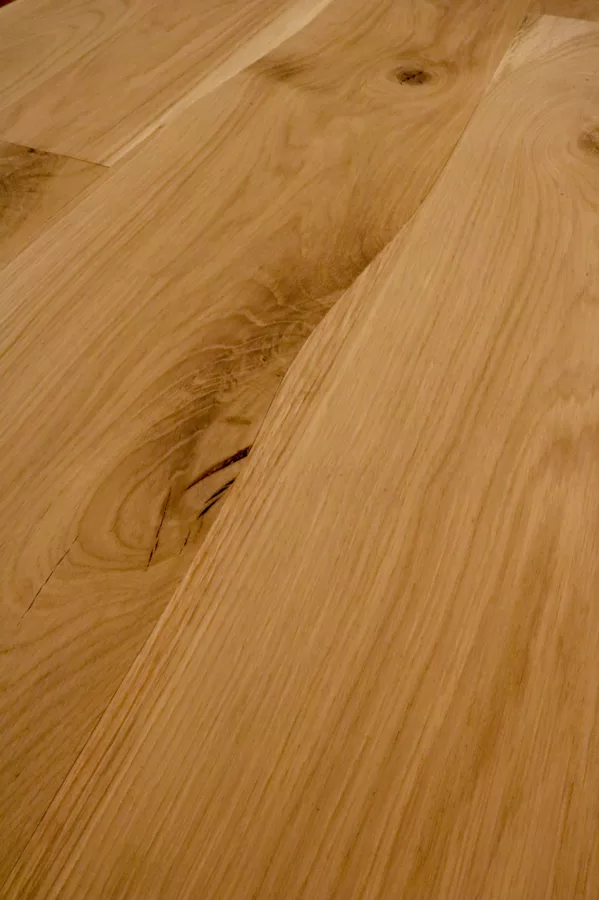 Curvilinear wood floorin