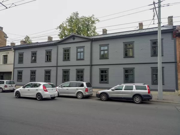 Daudzdzīvokļu māja Jāņa Asara ielā, Rīgā