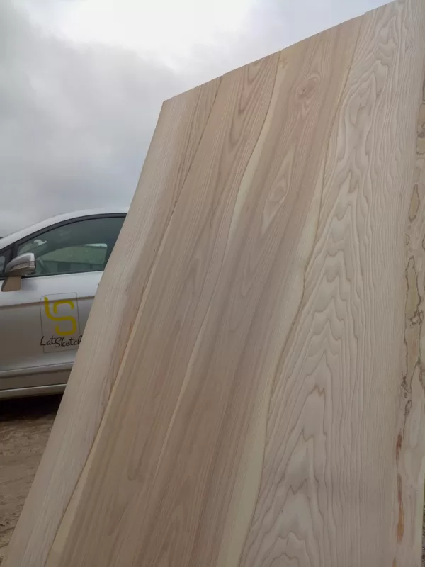 Curvilinear wood flooring