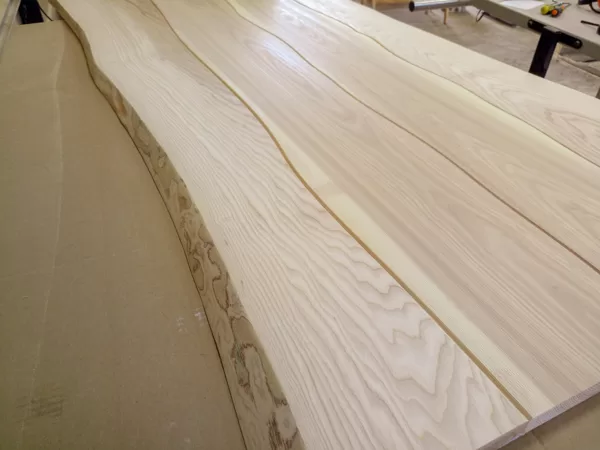 Curvilinear wood flooring
