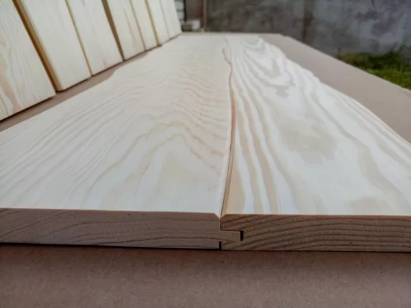 Curvilinear wood flooring