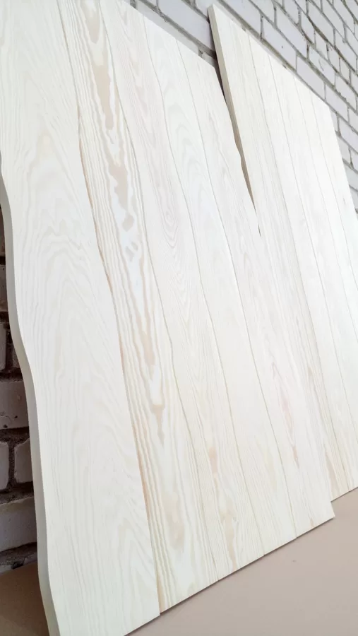 Curvilinear wood flooring