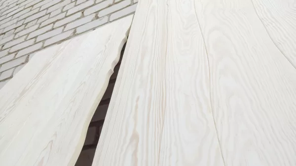 Curvilinear wood flooring