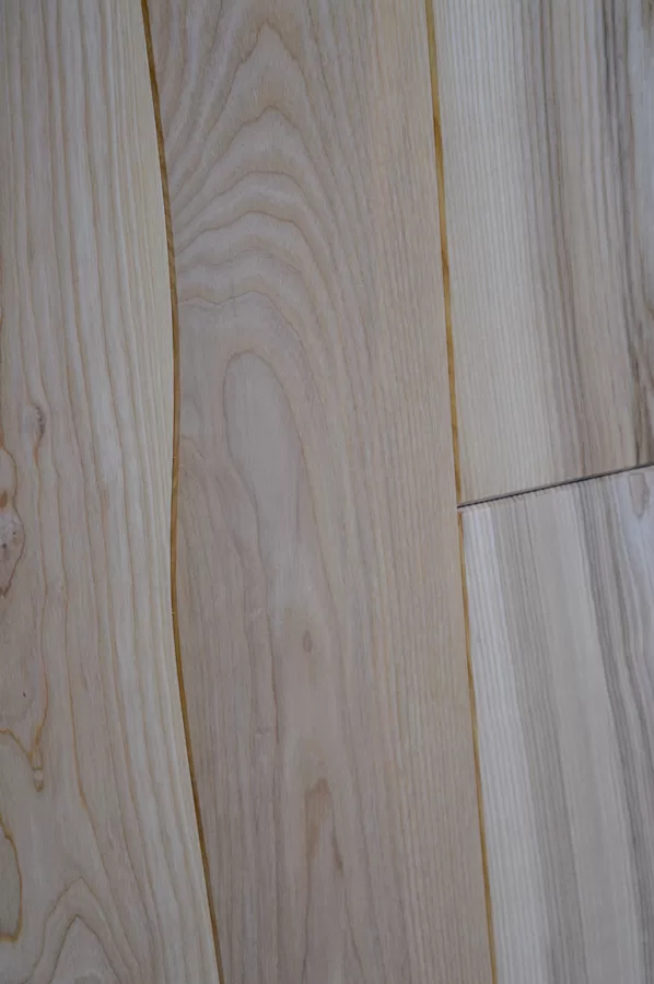 Curvilinear wood flooring