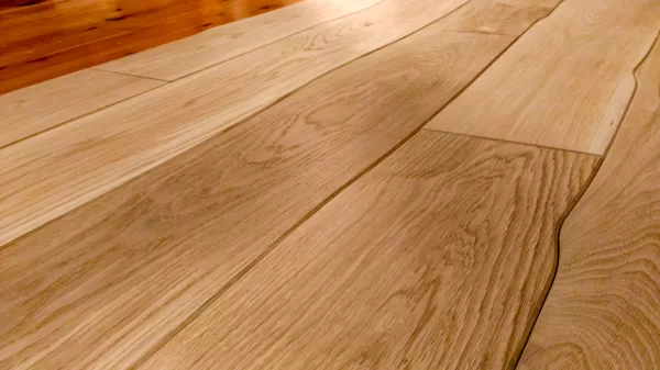 Curvilinear wood flooring