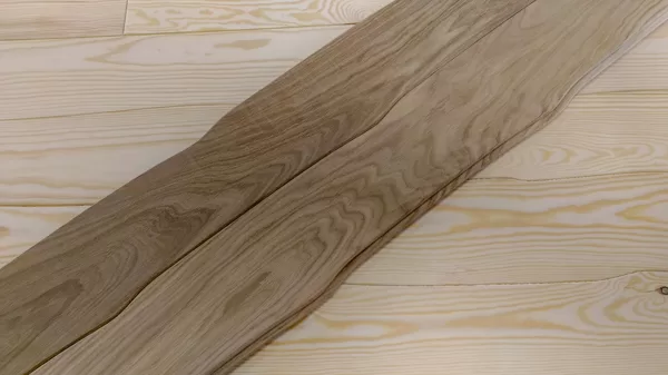 Curvilinear wood flooring