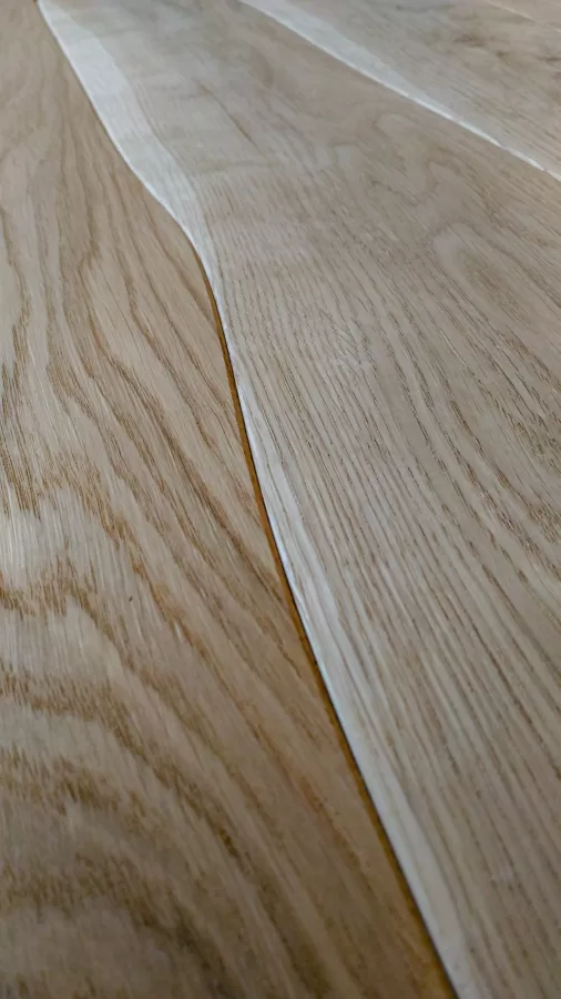 Curvilinear wood flooring